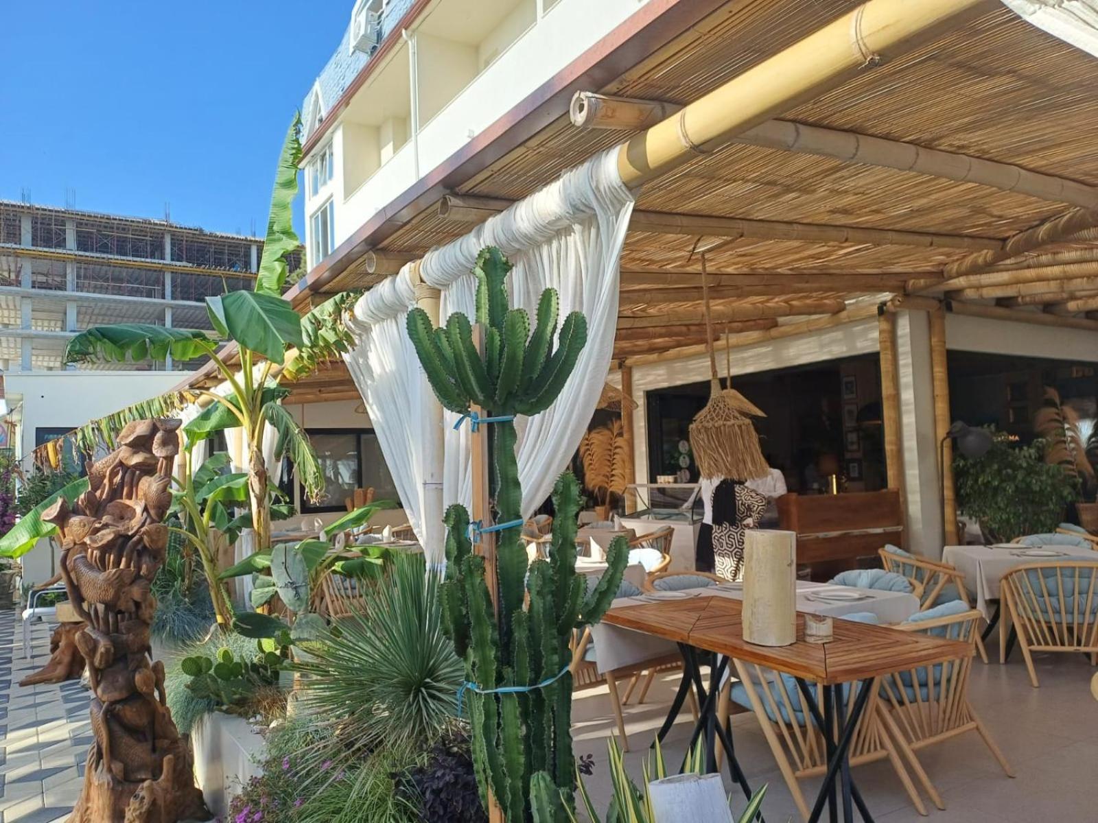 Hotel Lasko Golem (Tirana)